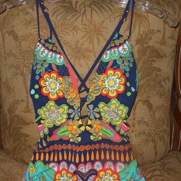 NANETTE LEPORE Utopia Goddess Swimsuit--Size--XS - Picture 4 of 7